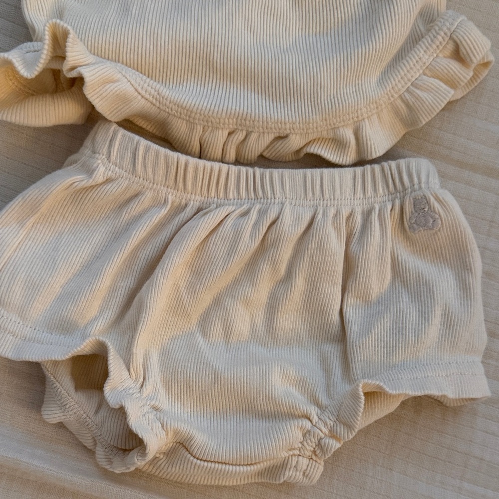 GAP Cream Ribbed Tank Top & Ruffle Diaper Cover - Picture 3 of 3